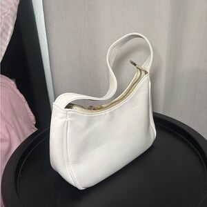 Amazon White Shoulder Bag Sleek Modern Design